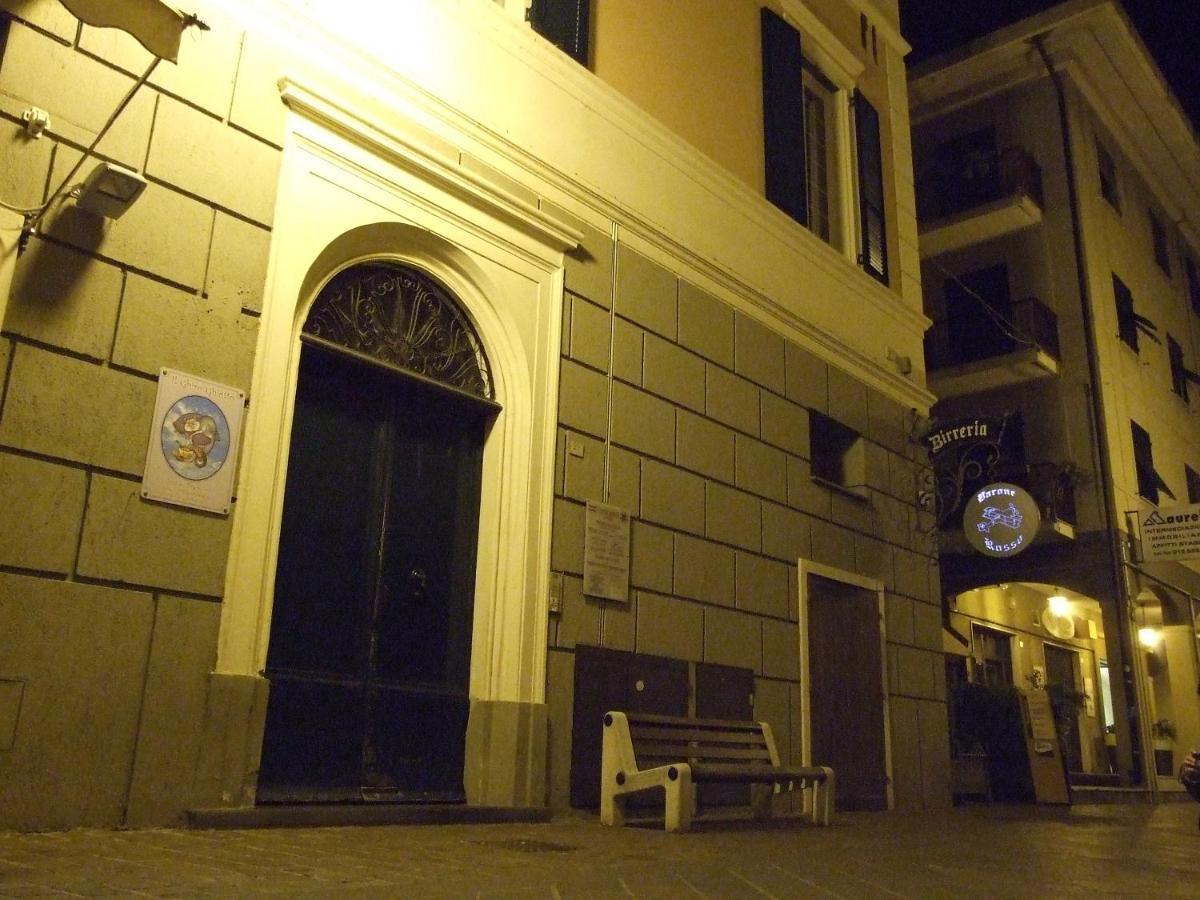 Ghiro Ghiotto Acomodação com café da manhã Pietra Ligure Exterior foto