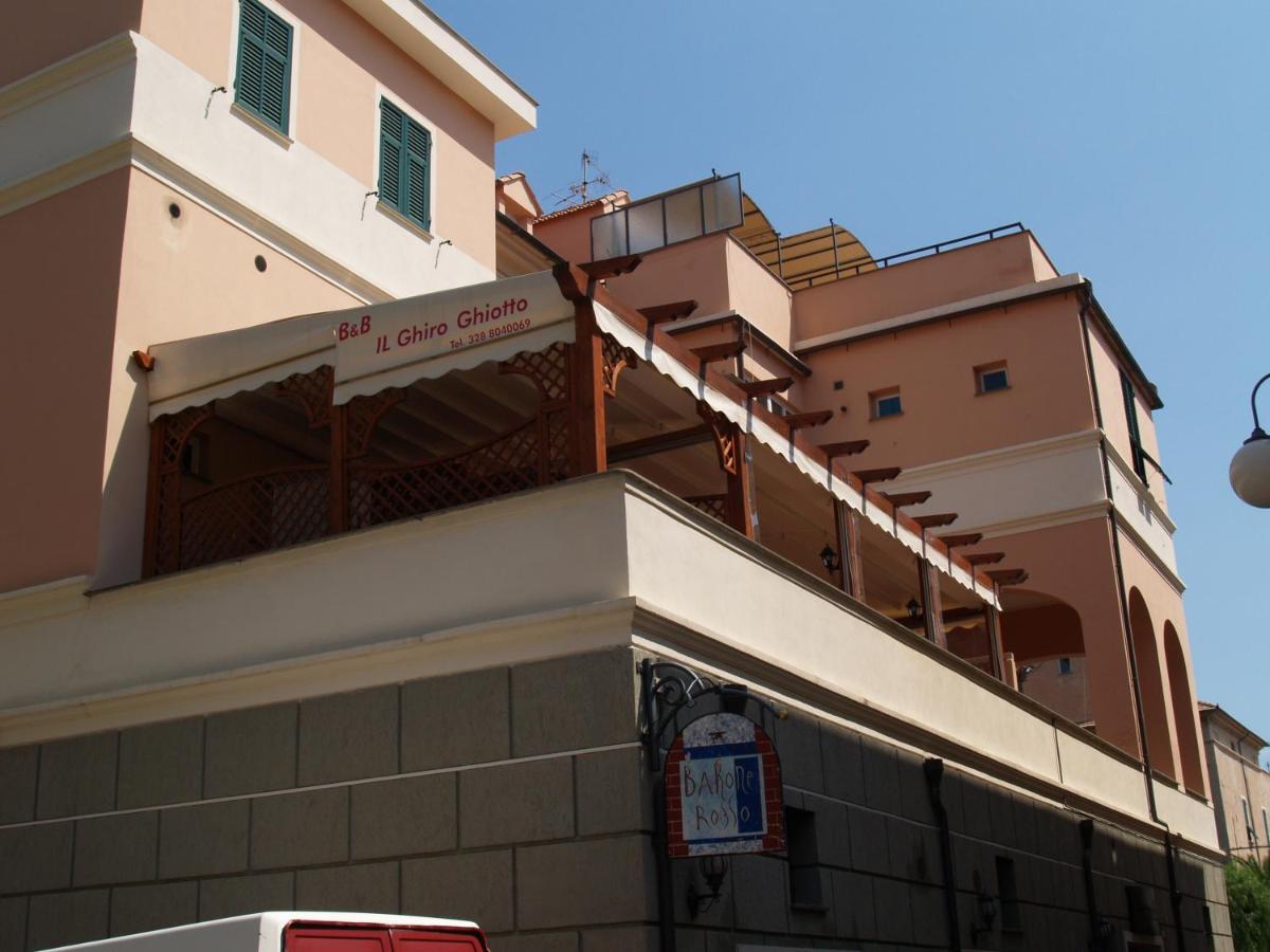Ghiro Ghiotto Acomodação com café da manhã Pietra Ligure Exterior foto